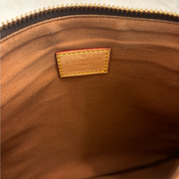 Authentic Louis Vuitton Monogram Canvas Pochette Bosphore Messenger Bag - Picture 6 of 8